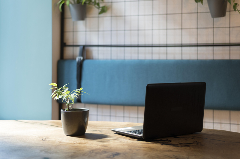 Why do low-view livestreams outsell?